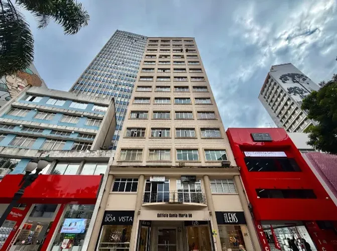 Conjunto Comercial com 140m² e Vista para a Praça Zacarias - Curitiba