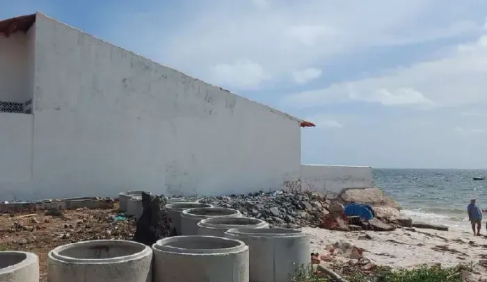 Casa pé na areia, 4 quartos, 450m², Praia de Pontas de Pedra, Goiana/PE
