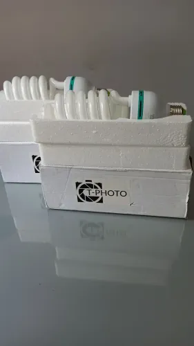 2 Lâmpadas  135w T-photo Tricool 5500k E27 Para Softbox 127v Branco Branco-frio