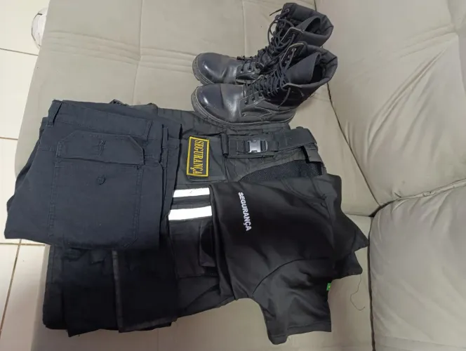 Uniforme operacional <br>Uniforme CaCalça, Camoprisa, Colete e Coturno e Coturno femininoh 