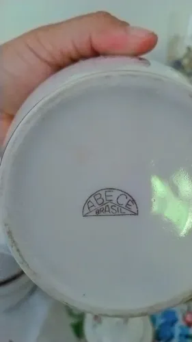 Louças vintage para servir chá ( não possui xícaras)