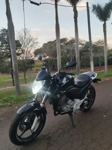 Vendo ou troco CB 300 2013