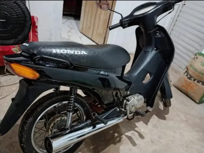 Vendo moto bis preta rodar em bairro, interessados.