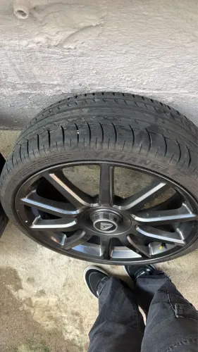 Rodas aro 20 pneus 235/35/20 90 % bons 