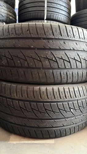 Pneus 305/40/22 marca DELINTE 