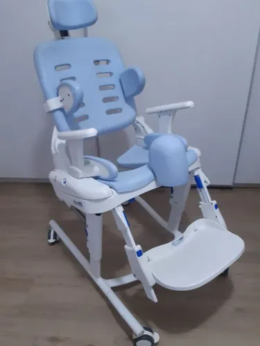 Cadeira de Higiene e Banho Tilt HTS - Rifton