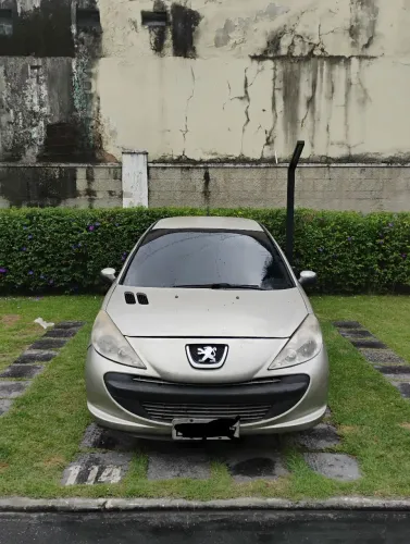 Peugeot 207 Sedan Passion XR 1.4 Flex 8V 4P 2011