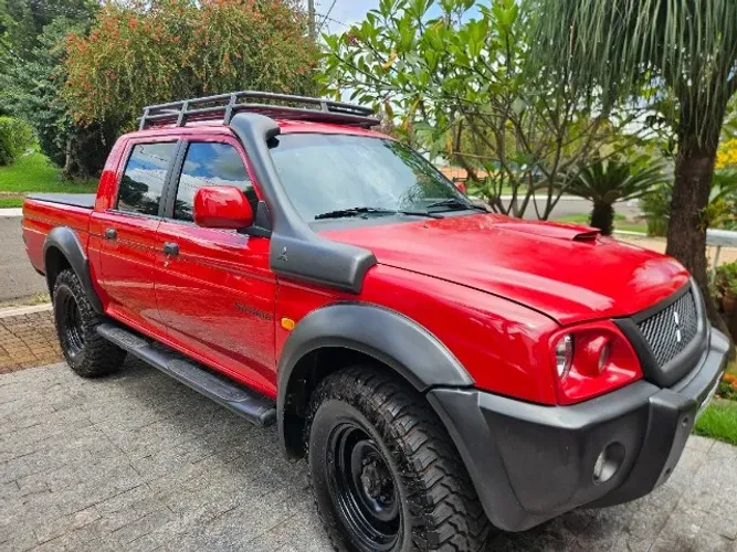 Mitsubishi L200 Outdoor HPE 2.5 4X4 CD T.dies. Mec. 2011