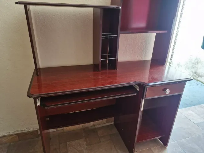 Escrivaninha para computador
