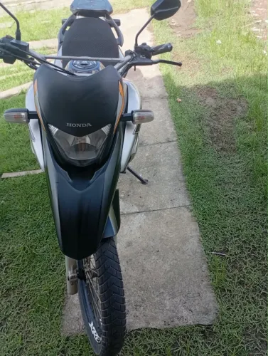 Vendo moto XRE Honda 300 adventure