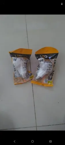 OPORTUNIDADE ÚNICA - LÂMPADAS DE LED DE BRILHO AMARELO DE 9 WATTS 
