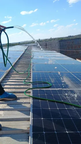 Limpeza de Placa Solar