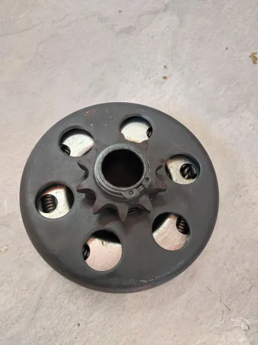 Embreagem centrifuga para motor estacionario