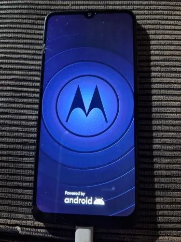 Vendo Motorola é 22 128gb tem que trocar a tela