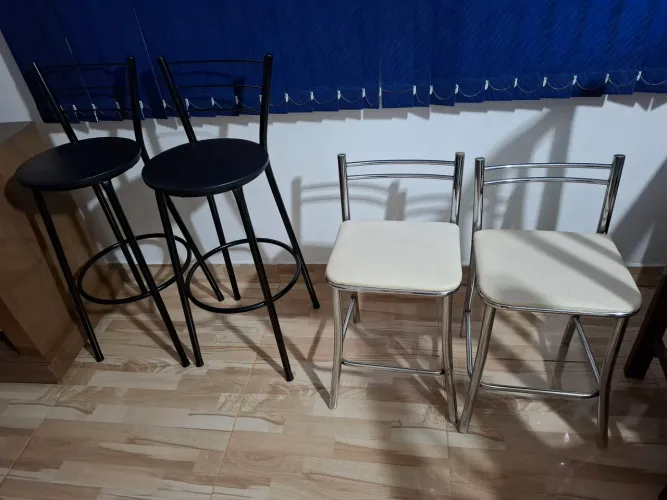 2 banquetes semi novas e 2 em bom estado