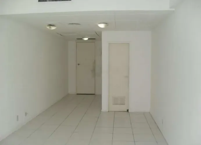 URGENTE!! Alugo ótima sala no coração do centro por 150 reais!