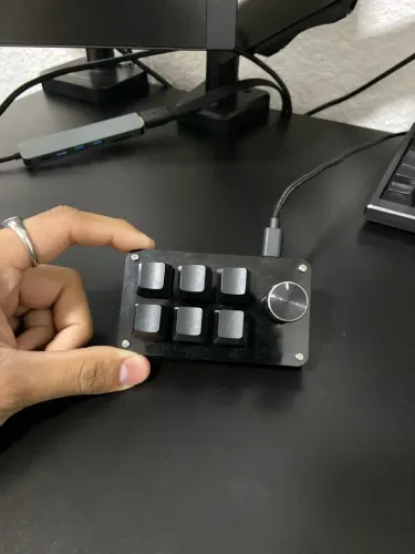 Macropad mecânico 6 teclas + knob de volume