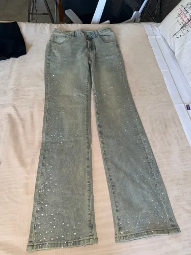Calça jeans com strass tam 30 (p-pp)