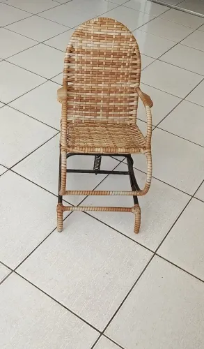 Cadeira de balanço infantil 