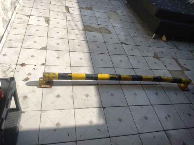 Vendo barra de proteção de estacionamento Tam.2.05
