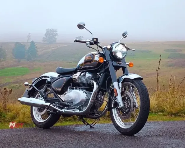 Classic 650cc BLACK CHROME - Duvallyer Rodrigues - 21 9 9271 71 82 - Royal Enfield