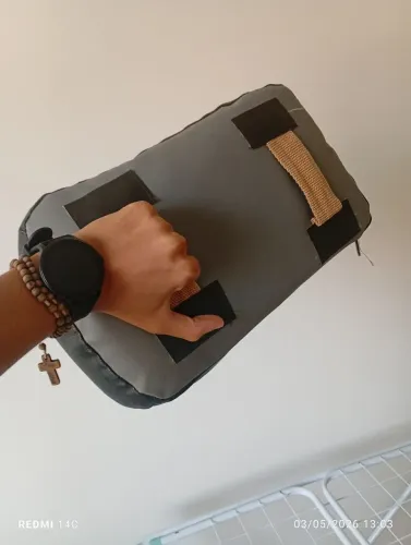 Almofada de chutes e socos, perfeita pra ficar fera no seu estilo de luta.