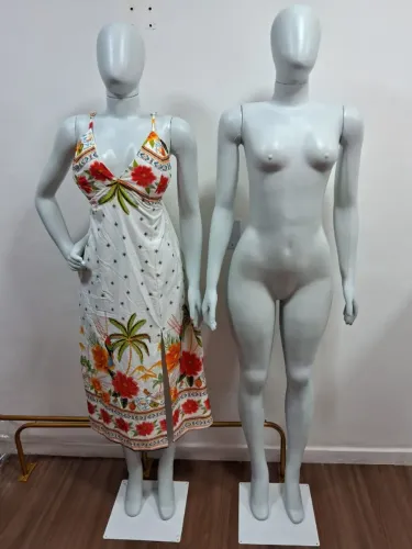 Vende-se 2 manequins novos.