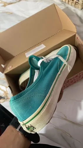 Tênis vans semi novo 