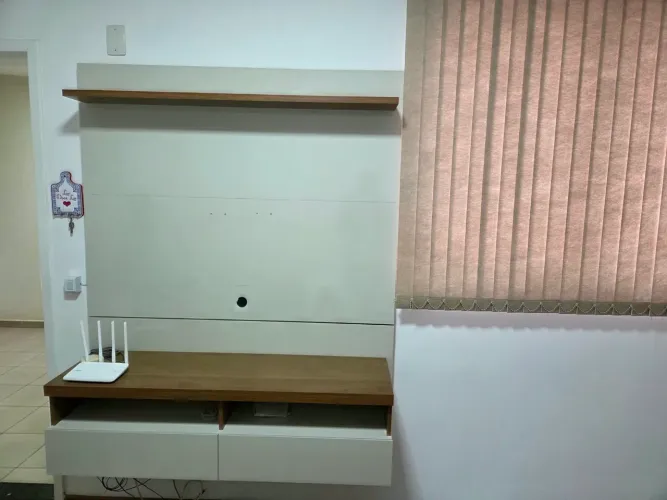 Rack pequena muito conservada