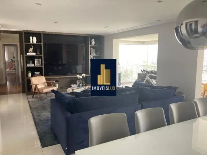 Apartamento de Luxo na Vila Andrade: Varanda gourmet, reformado por arquiteta, 4 Quartos,