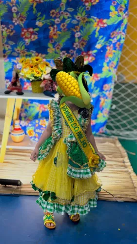 Vestido + tiara rainha do milho 