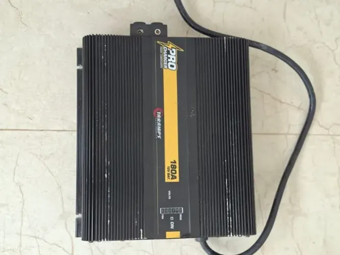 FONTE TARAMPS PRO 180 VOLTS