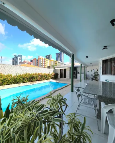 CASA DE LUXO CAPIM MACIO COM PISCINA