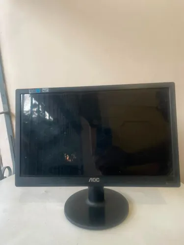 Dois monitor lcd aoc 15 polegadas usado em perfeitas condições com cabos