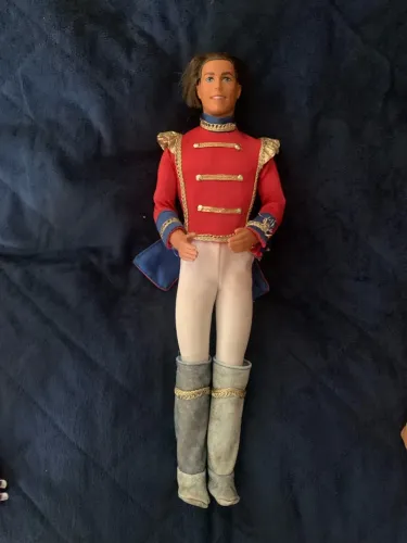 Boneco Ken Quebra Nozes Barbie