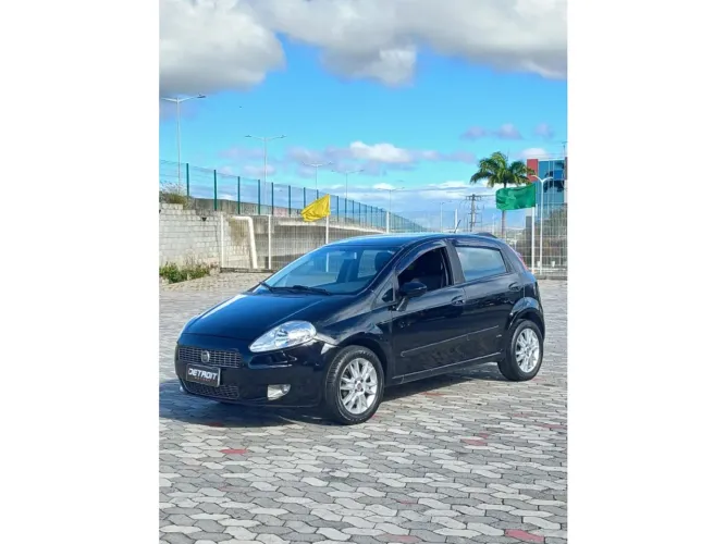Fiat Punto Essence 1.6 Flex 16V 5P 2012