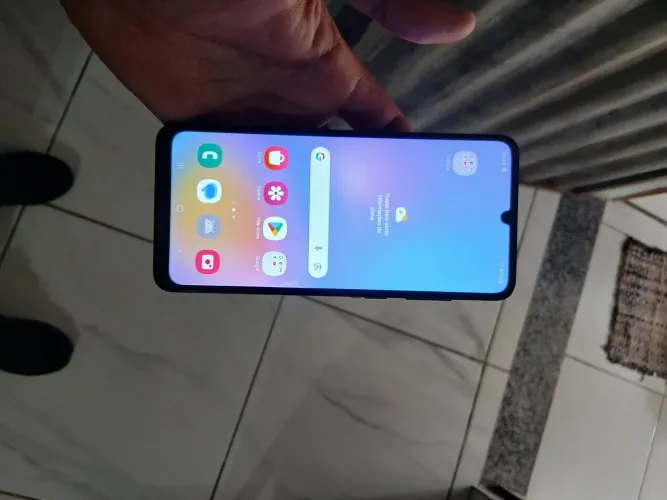 Samsung A05 semi novo sem trinco valor 400 