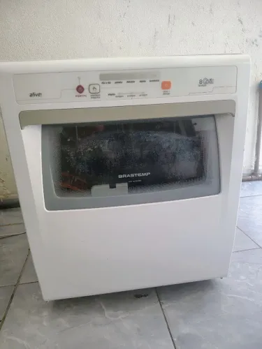 Lava louça Brastemp 8 serviços funcionando ( com vazamento)