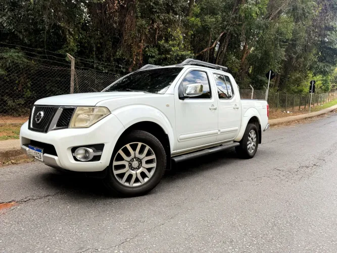 Nissan Frontier SL CD 4X4 2.5tb Diesel AUT 2013