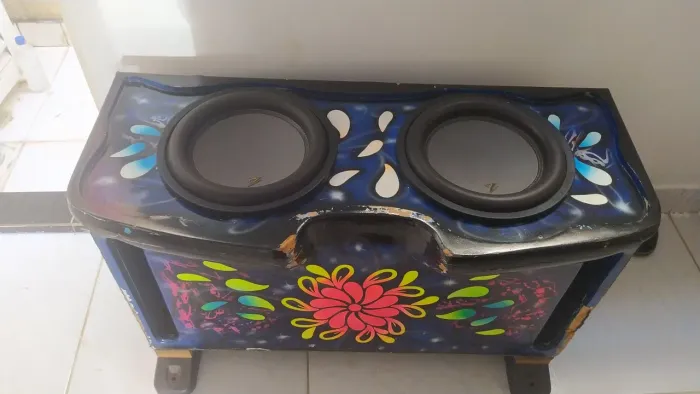 Vendo som de carro 