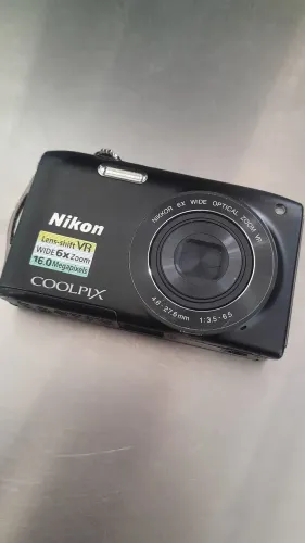 Nokia Coolpix S3300 com acessórios (leia a descrição)