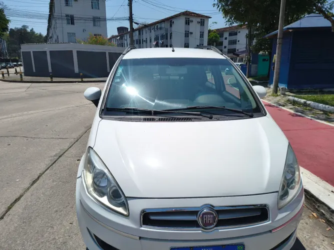 Fiat Idea Essence 1.6 Flex 16V 5P 2014