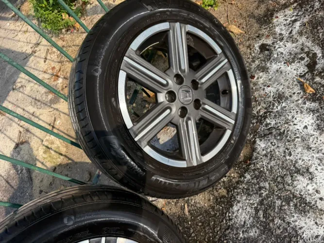 Vendo jogo de rodas hr-v aro 17