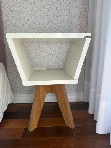 Mesa de Cabeceira Branca