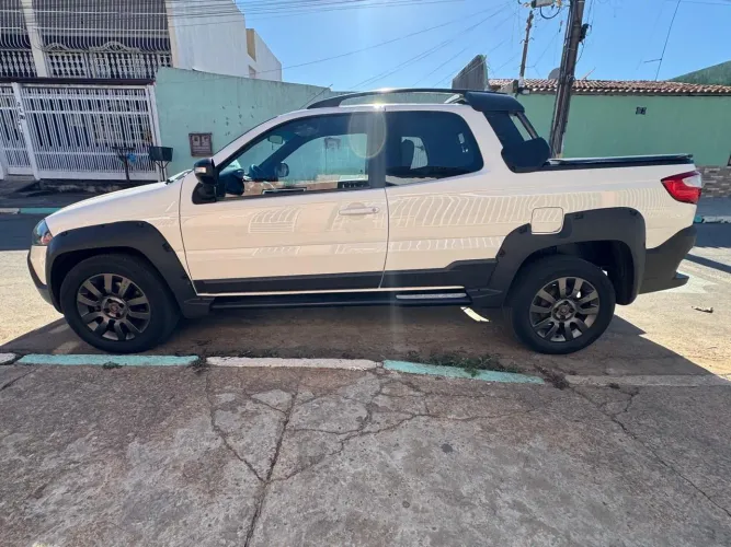 Fiat Strada Adventure1.8/ 1.8 Locker Flex CD 2020