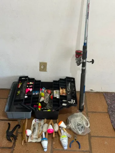 Kit pesca completo/ Kit para acampamento (mais de 400 itens)