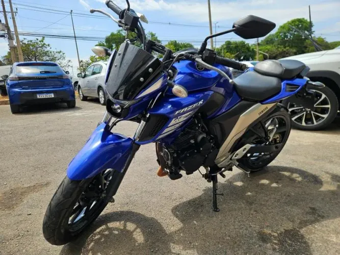 FZ25 FAZER 2023 ESTILO, DESEMPENHO E ECONOMIA PARA QUEM QUER UMA NAKED COMPLETA