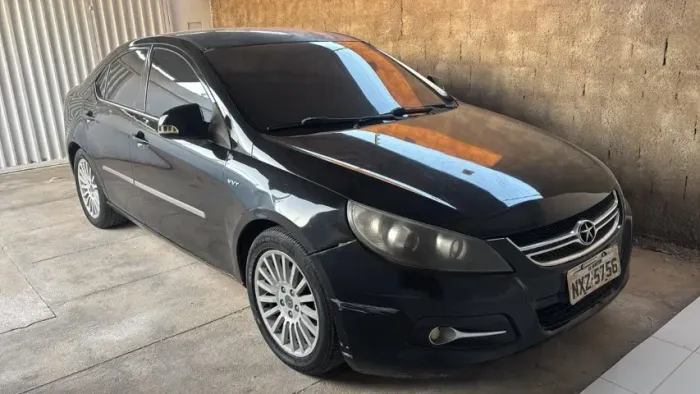 JAC J5 Sedan 1.5 16V 4P Mec. 2012