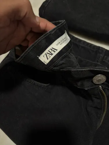 02 Calça jeans ZARA