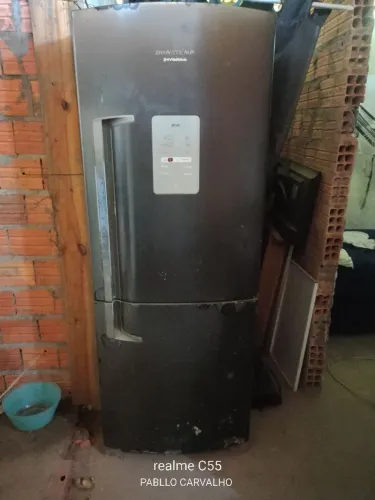 Vende-se geladeira com problema na placa